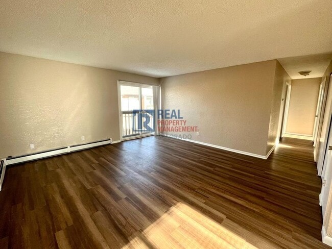 Photo - 4340 Loomis Ave