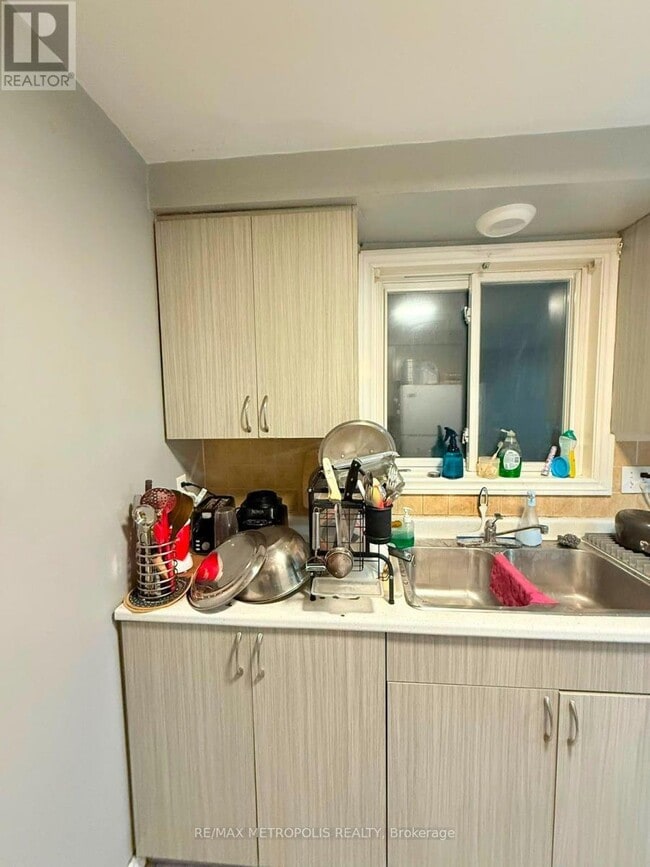 Photo - 152 Woodside Ave