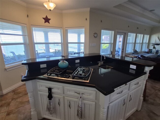 Photo - 402 1/2 Avenue A