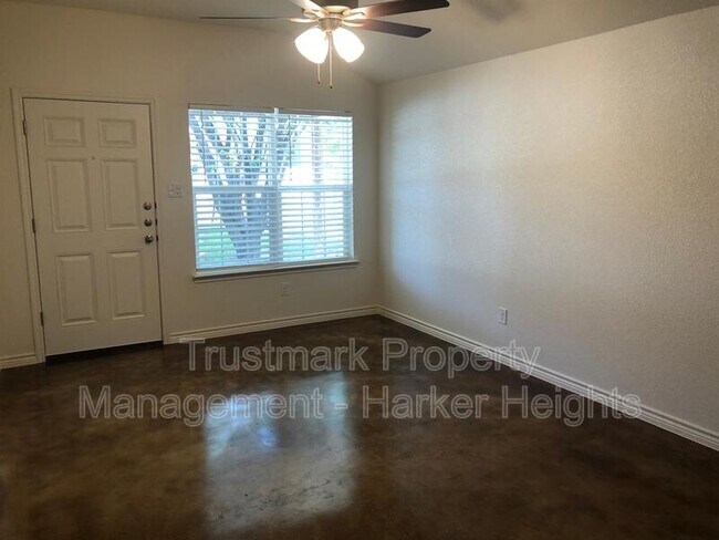 Photo - 926 Maplewood Dr Unit A