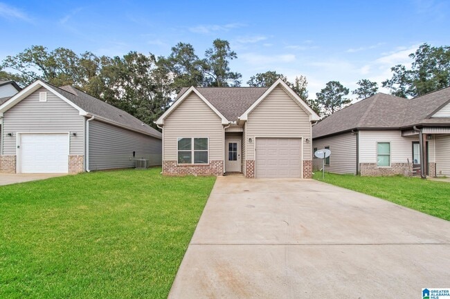 Photo - 151 Park Dr N