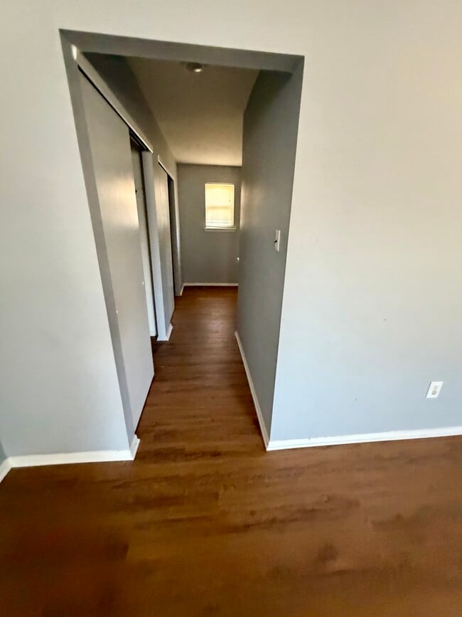 Primary bedroom dressing area - 202 Shady Ln