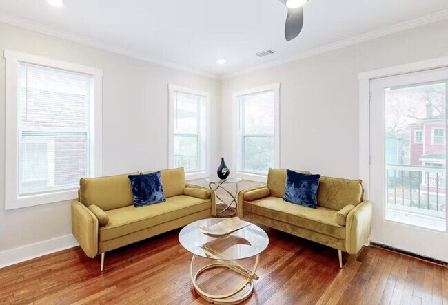 905 E Park Ave Unit B