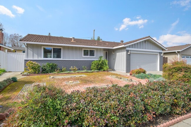 Photo - Nicely Updated 4 Bedroom, 2 Bathroom Single Family Home - Available for lease