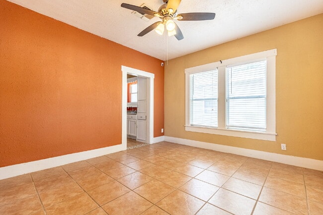 Photo - 226 W Harding Blvd