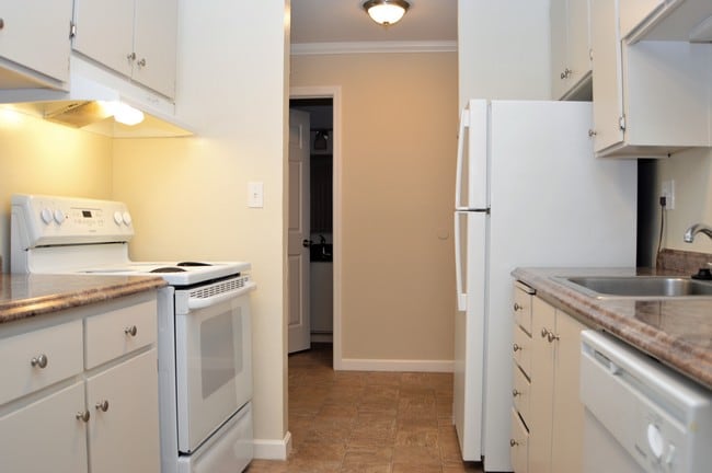 Photo - Peppertree Apartments