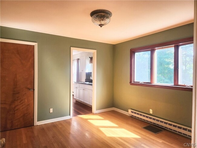 18 E Austin St