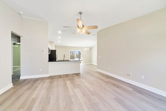 Photo - 1336 W Cary Dr