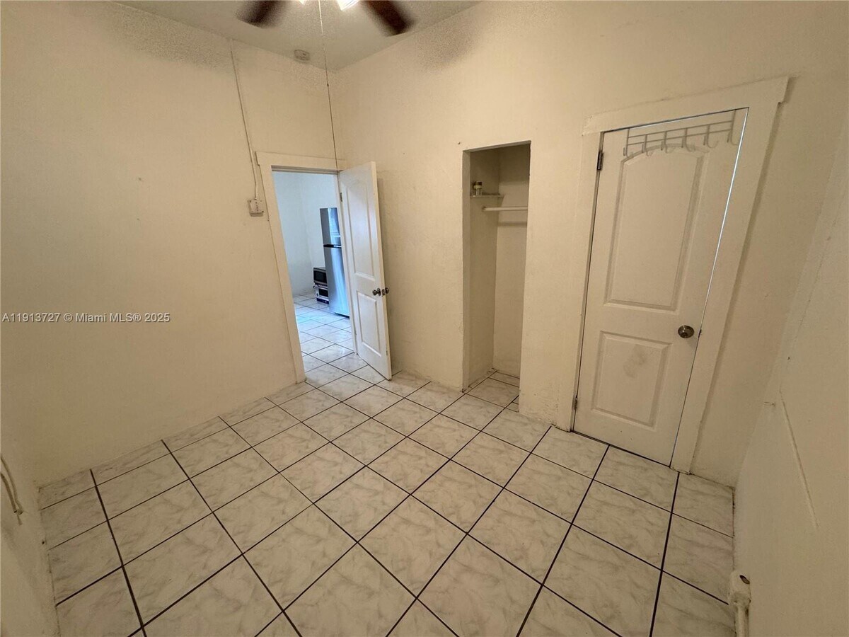 Photo - 2549 NE 190th St Unidad 3