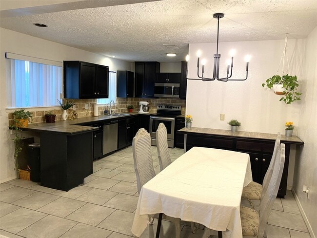 Photo - 9810 Shell Rock Rd