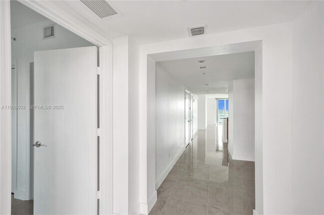 Photo - 14951 Royal Oaks Ln Unidad 806