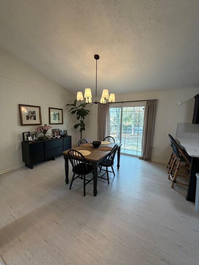 Photo - 7031 Darnell St