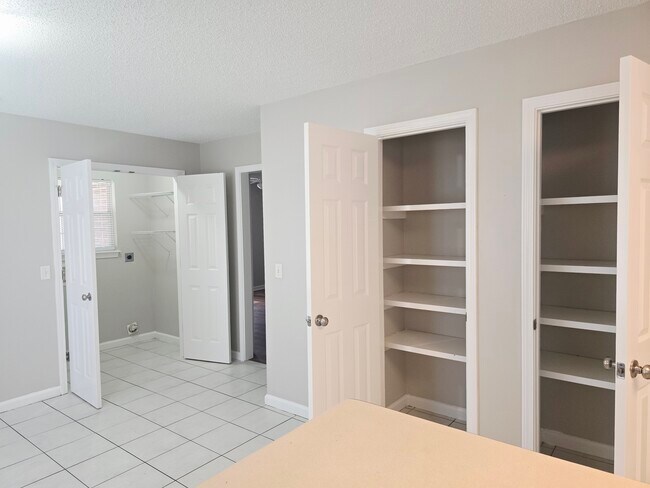 Photo - 212 E Mell St