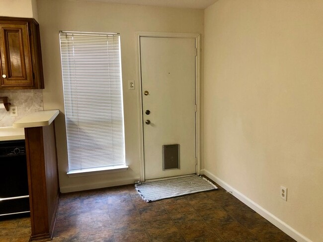 Photo - 1300 Speight Ave
