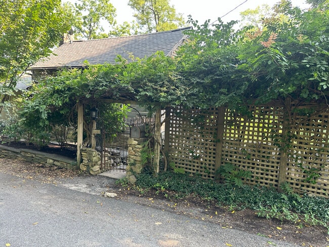 Photo - 3490 Haupts Bridge Rd