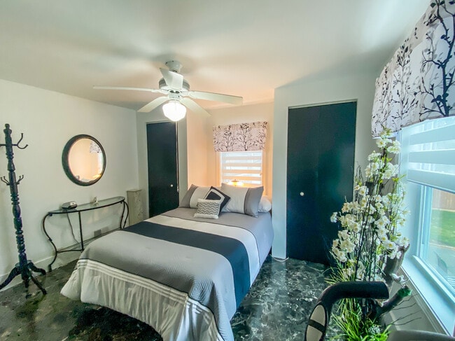 Building Photo - 210 Mount Vernon Ave Unit 1