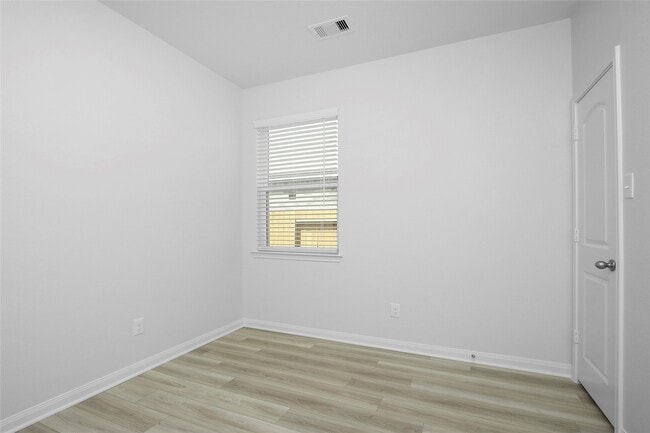 Building Photo - 416 Lone Rider Dr