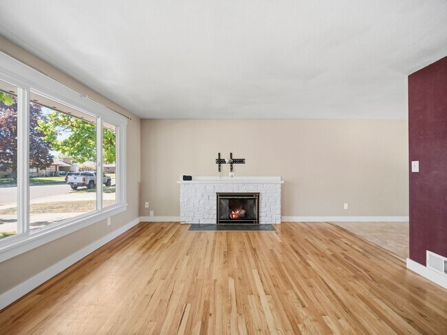 Photo - Warm & Welcoming Home in Spokane – Great Location on W Bismark Ave