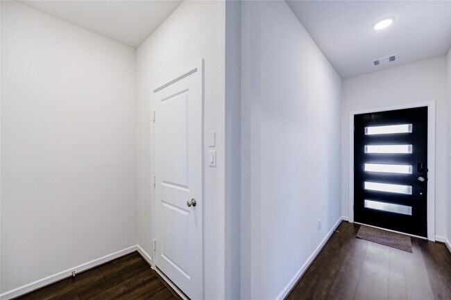 Photo - 7806 Wyndham Hbr Ct