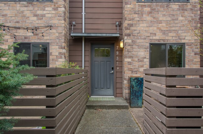 Photo - 2Bd/1.5Ba Seattle Townhouse