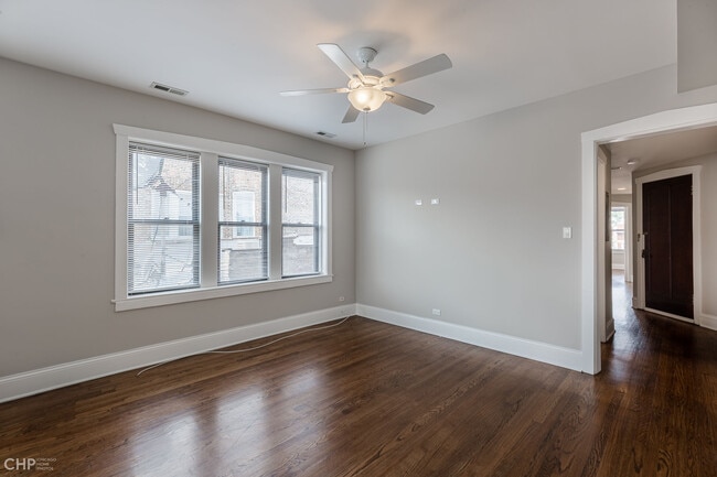 2607-2613 W Lawrence - 2 Bed/2 Bath