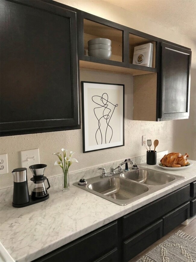 Photo - 1020 N Main St Unidad 9