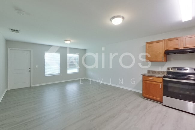 Photo - 3214 65th St W