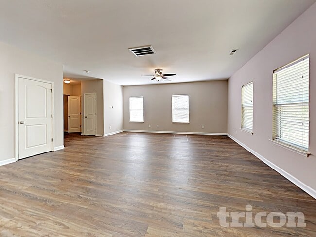 Photo - 917 Leatherstone Ln