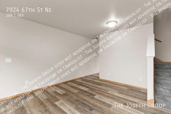Photo - 7924 67th St NE
