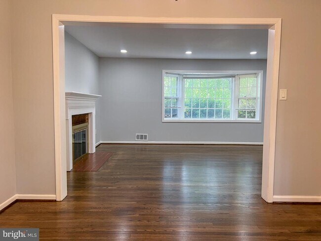 Photo - 405 Wolftrap Rd SE
