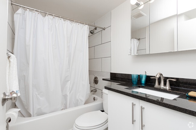 1BR, 1BA - The Longwood