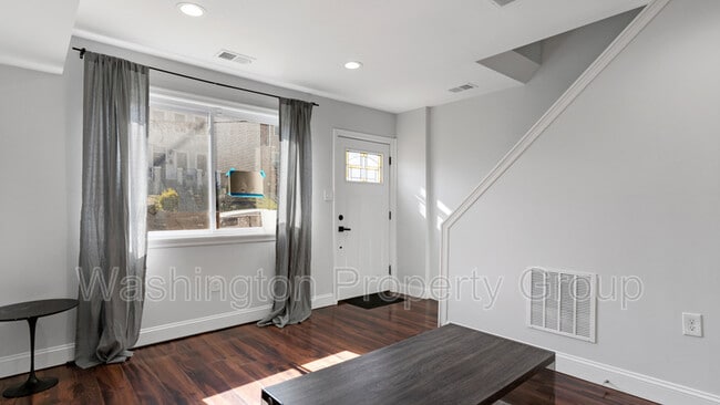 Building Photo - 2511 W St SE Rental