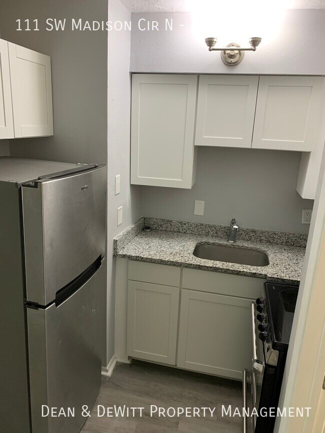 Photo - 111 SW Madison Cir N Unit 302