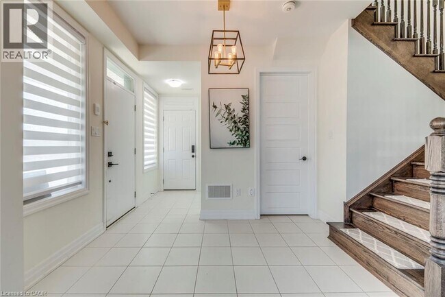 Photo - 155 Grovewood Common
