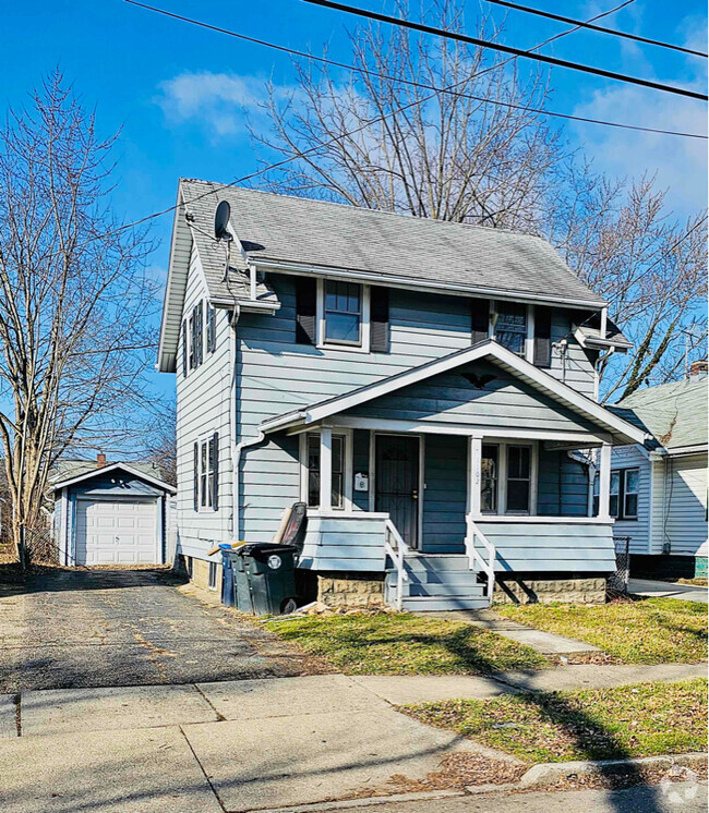 Building Photo - 1102 Neptune Ave Rental