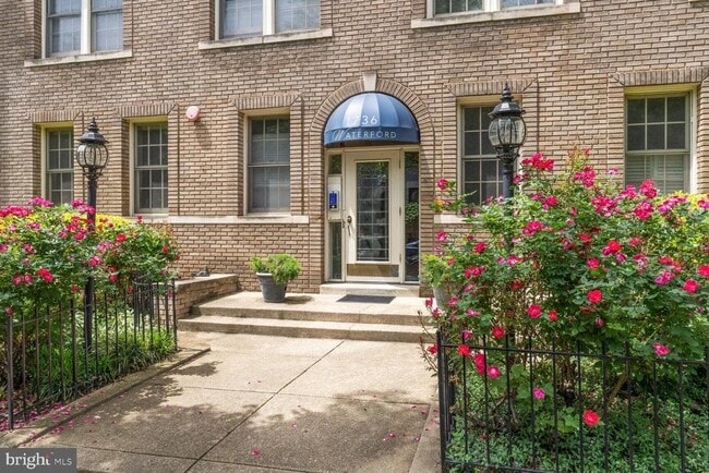 1736 18th St NW Unit T2
