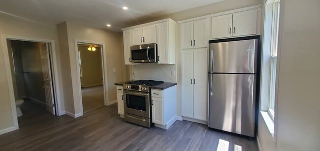 Building Photo - 86 Pinehurst Ave Unit 1