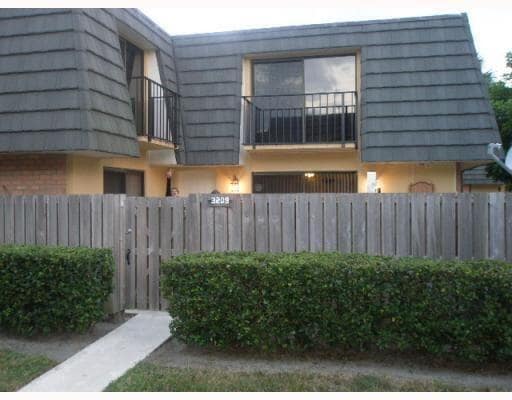 Photo - 3209 32nd Way