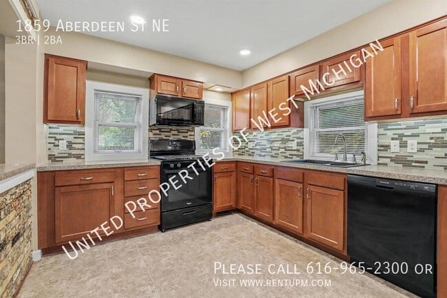 Photo - 1859 Aberdeen St NE