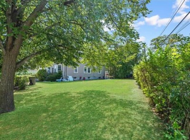 Photo - 70 Rowan St