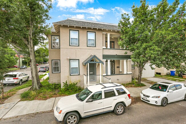5706 Willow St Unit 5706