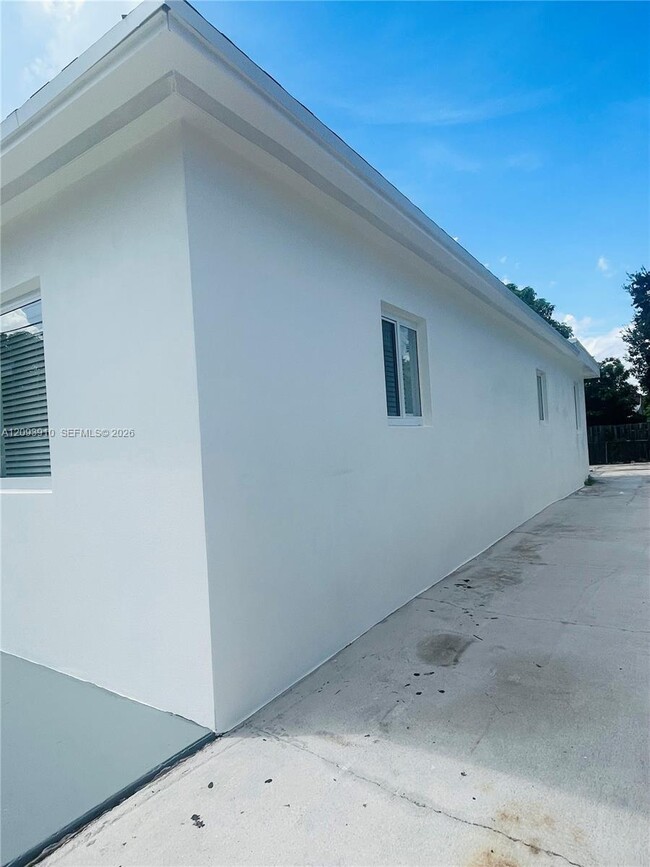 1145 NW 25th St