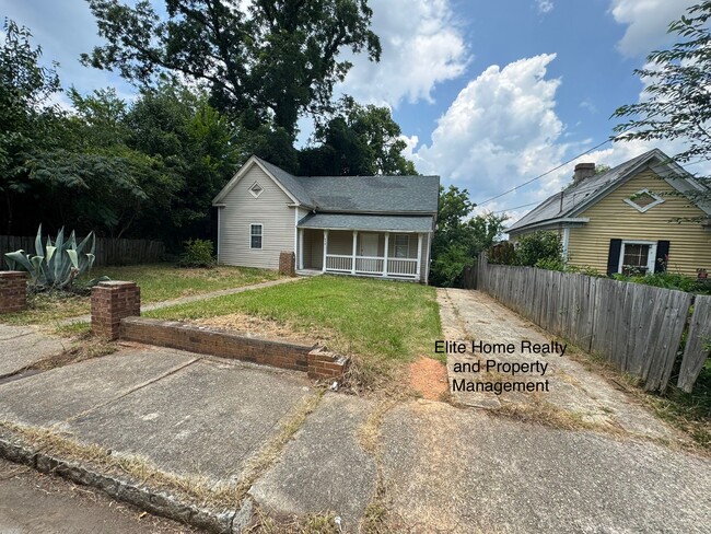 Photo - 634 Woolfolk St Casa