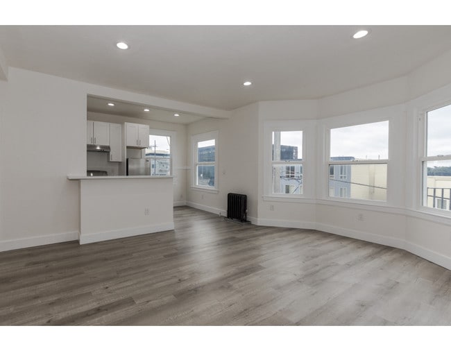 Photo - 4744 Balboa St Unit 302