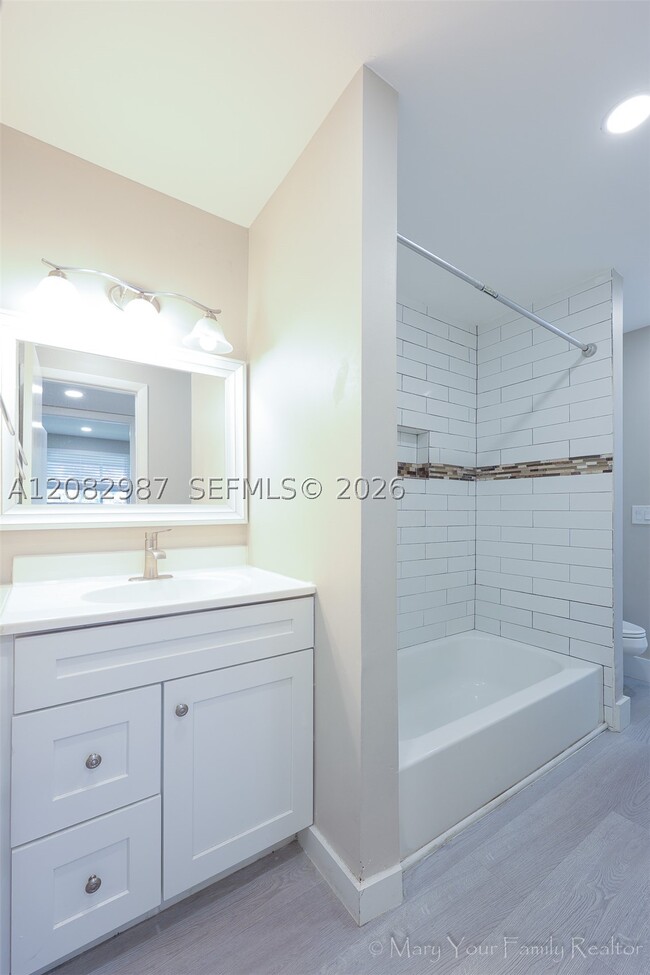 Building Photo - 1257 SW 46th Ave Unit 1812