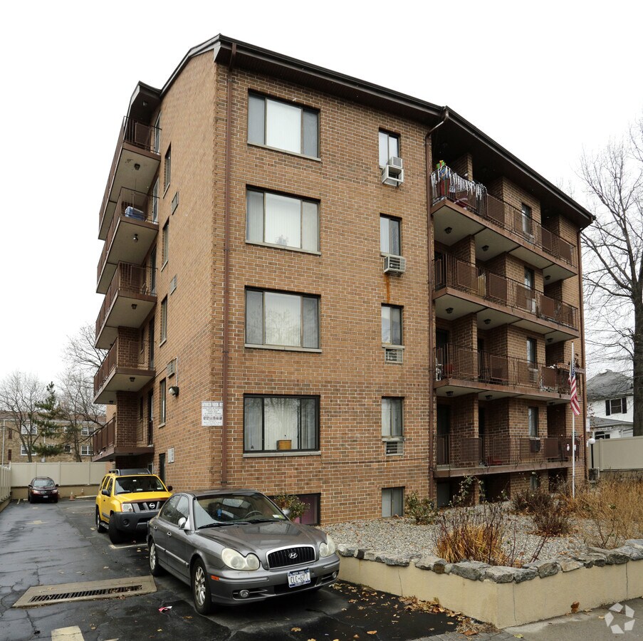 585 N Railroad Ave - 585 N Railroad Ave