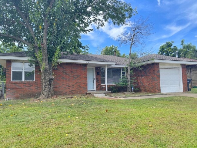 Building Photo - Cozy & Convenient Living in NE OKC with this 2-bedroom Home!