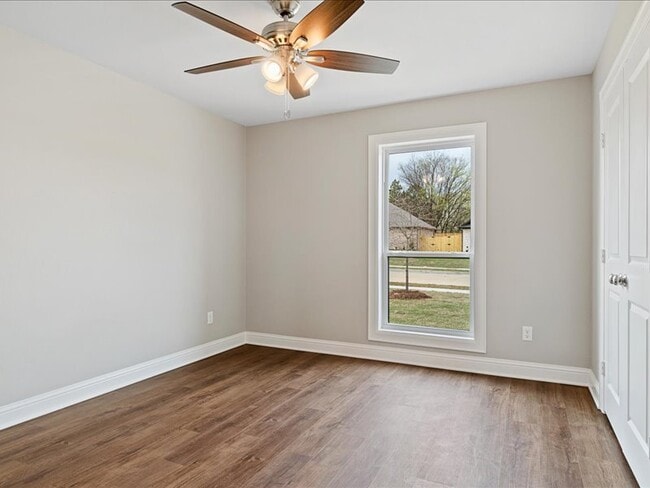 Photo - 19139 Seneca Dr