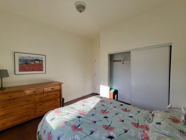 Photo - 2117 West St