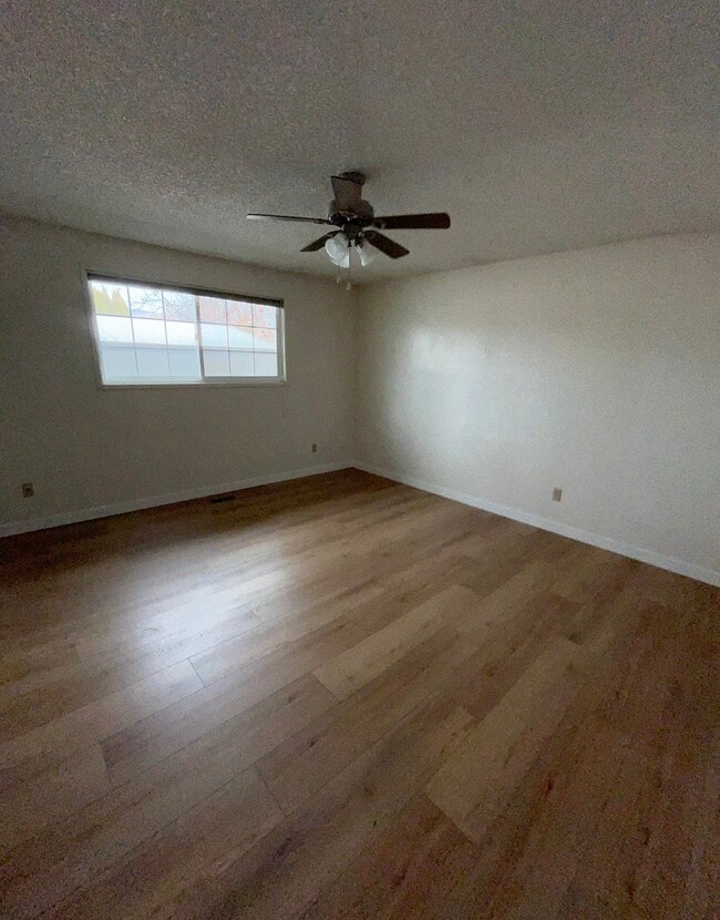 Photo - 5149 Sumac Ave